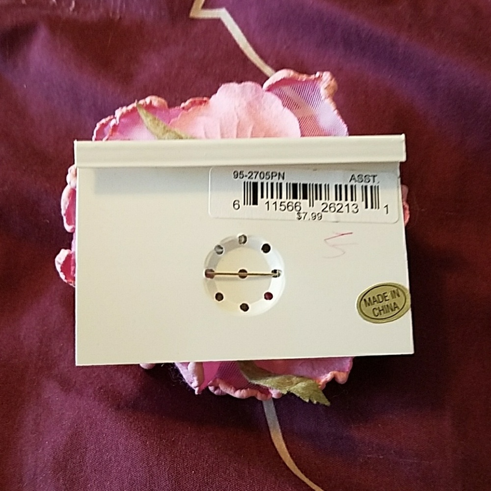 Brooch - Picture 2 of 2